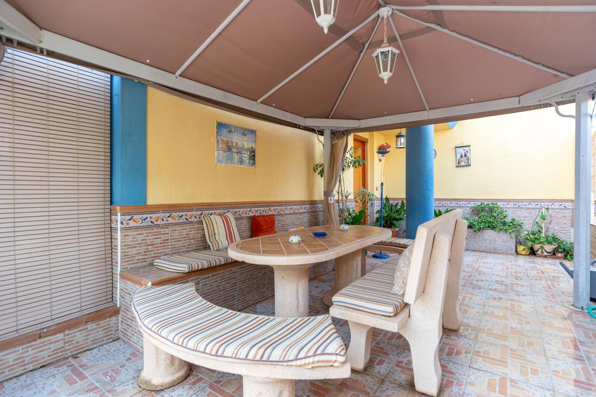 Villa Valentina - Renovated On Los Alamos Beach Torremolinos Buitenkant foto