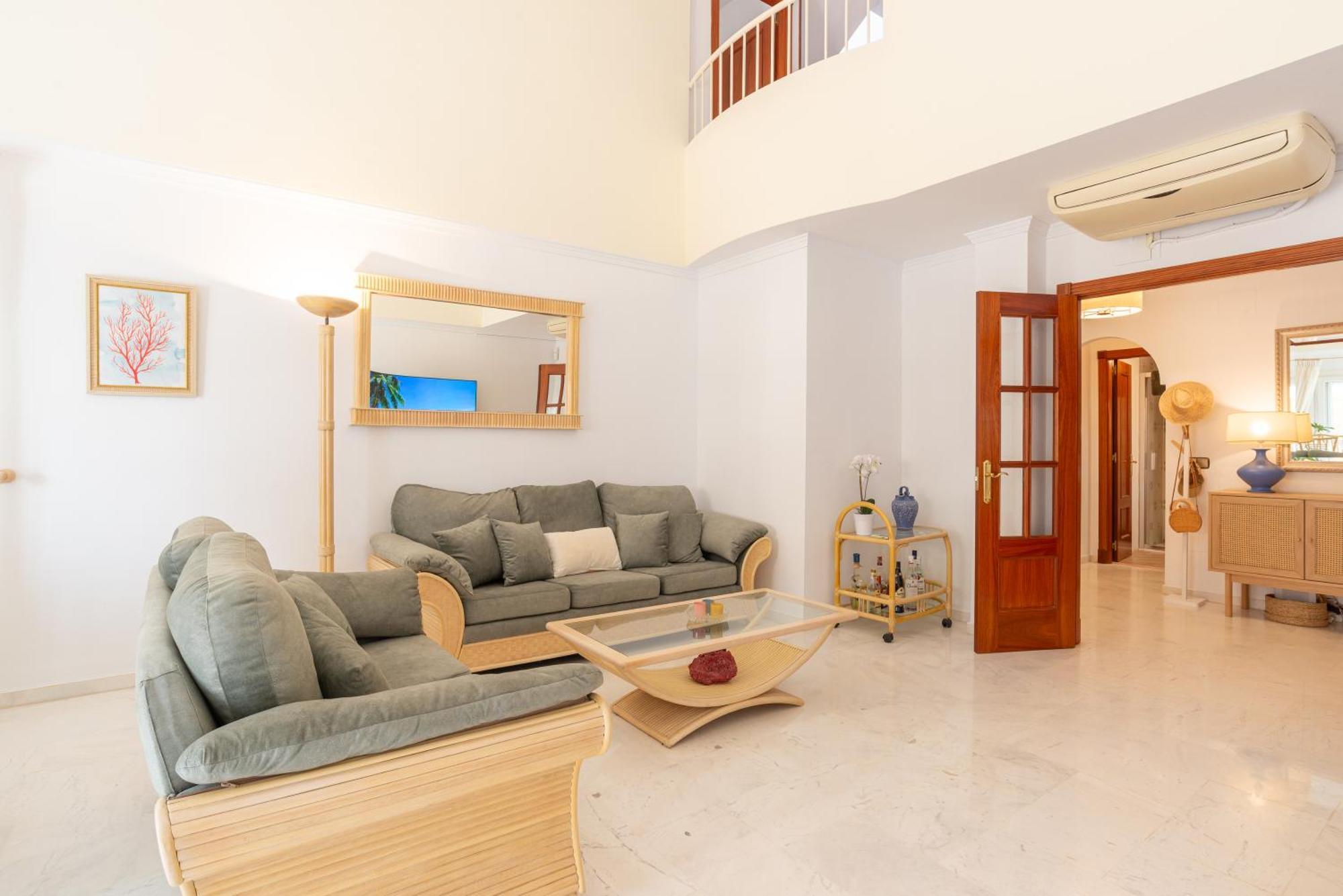 Villa Valentina - Renovated On Los Alamos Beach Torremolinos Buitenkant foto