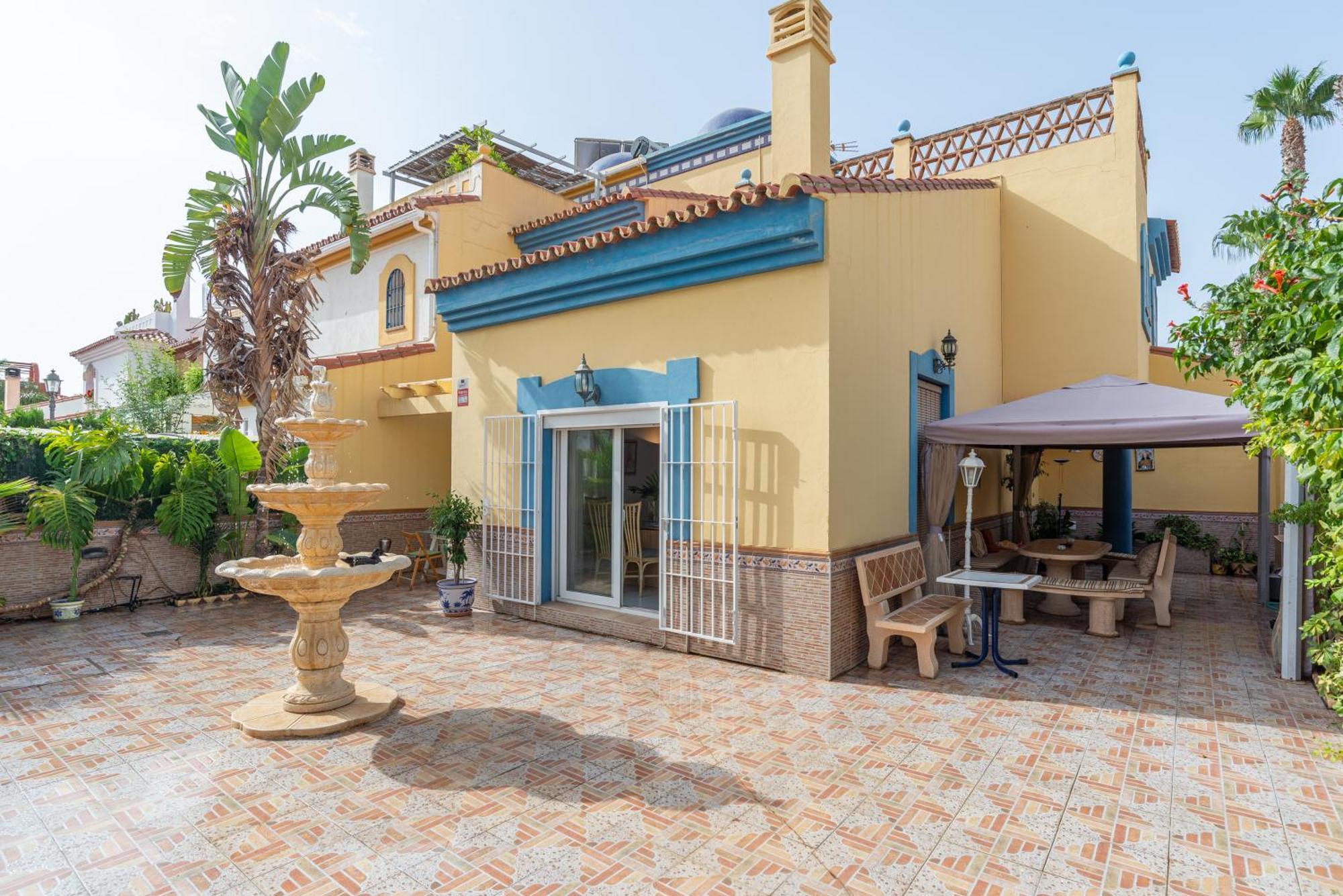 Villa Valentina - Renovated On Los Alamos Beach Torremolinos Buitenkant foto